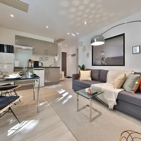 Le Marly - Hyper Centre Apartment *
